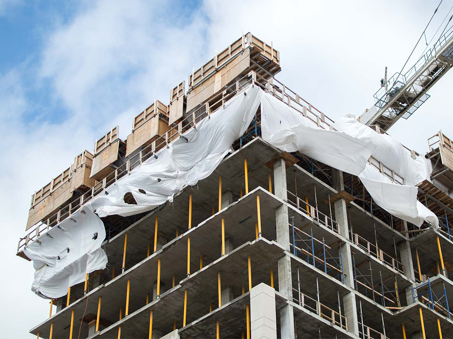 Chantiers de logements en construction alors qu’un expert de la SCHL explique leur importance