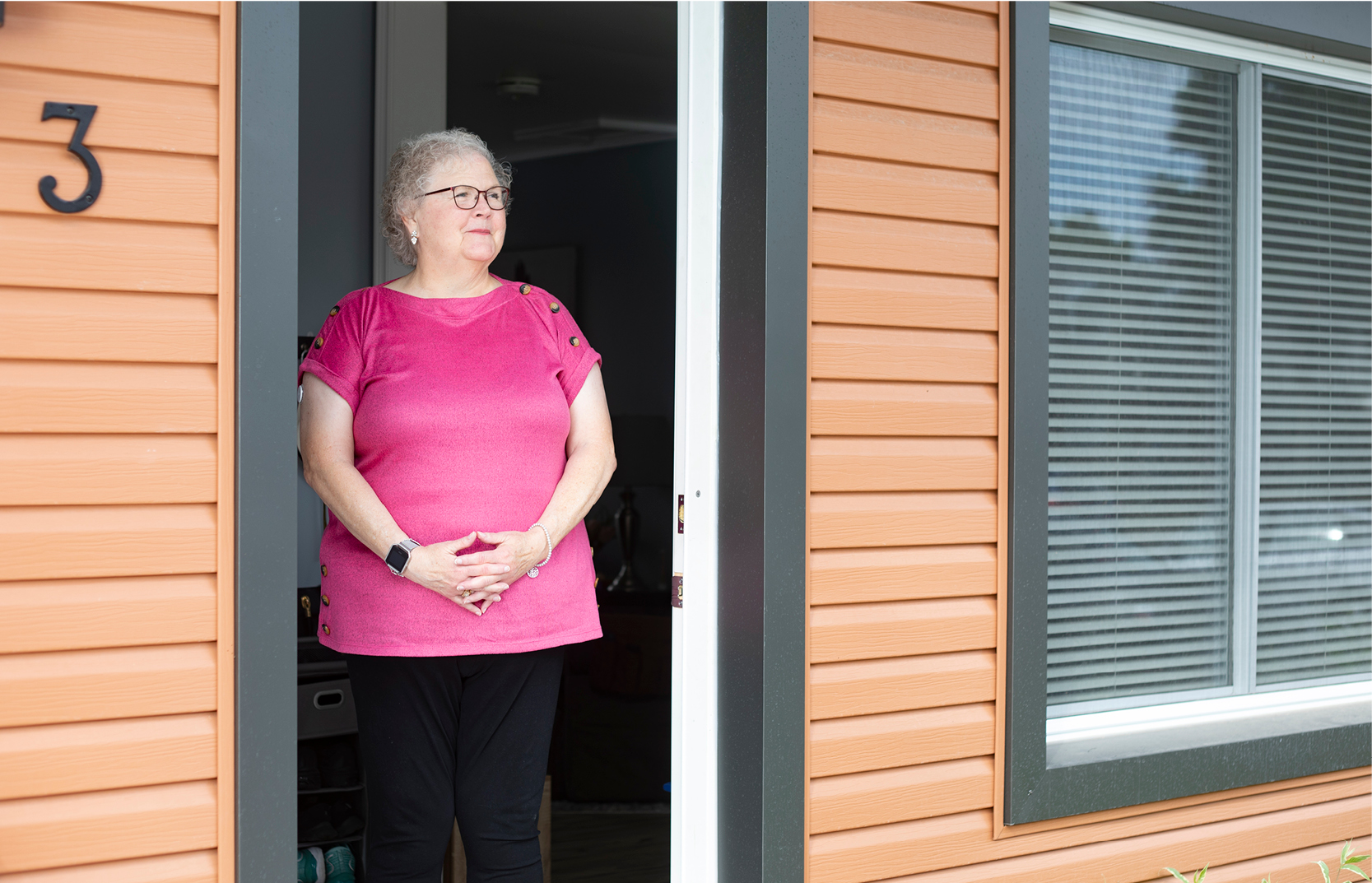 Maintenant qu’elle s’est installée, Brenda a hâte de recevoir la visite de sa famille.